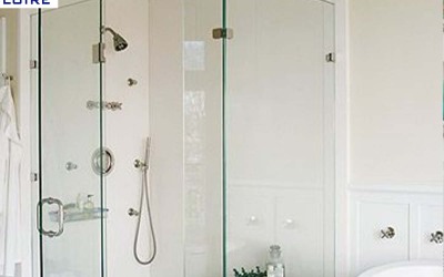 Different options for separating dry and wet areas in the bathroom