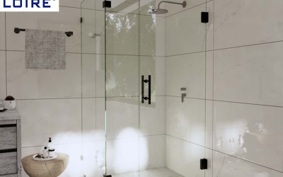 Heavy duty shower hinges in bathrooms