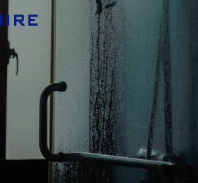 The advantages and disadvantages of opening the shower door inward