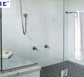 What if the Frameless Shower Door Gets Stuck?