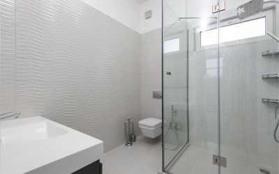 6 factors you should consider when choosing the shower door