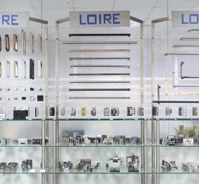 How to Select High-Quality Glass Hardware for Large-Scale Projects