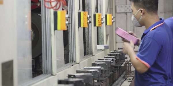 Custom Shower Hinges Solutions | LOIRE Hardware