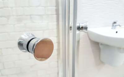 Six Simple Steps to Clean the Bathroom