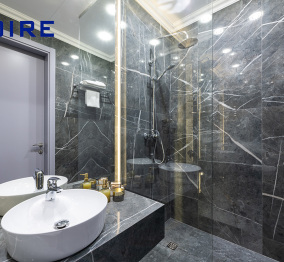 Overall shower room vs. simple shower room