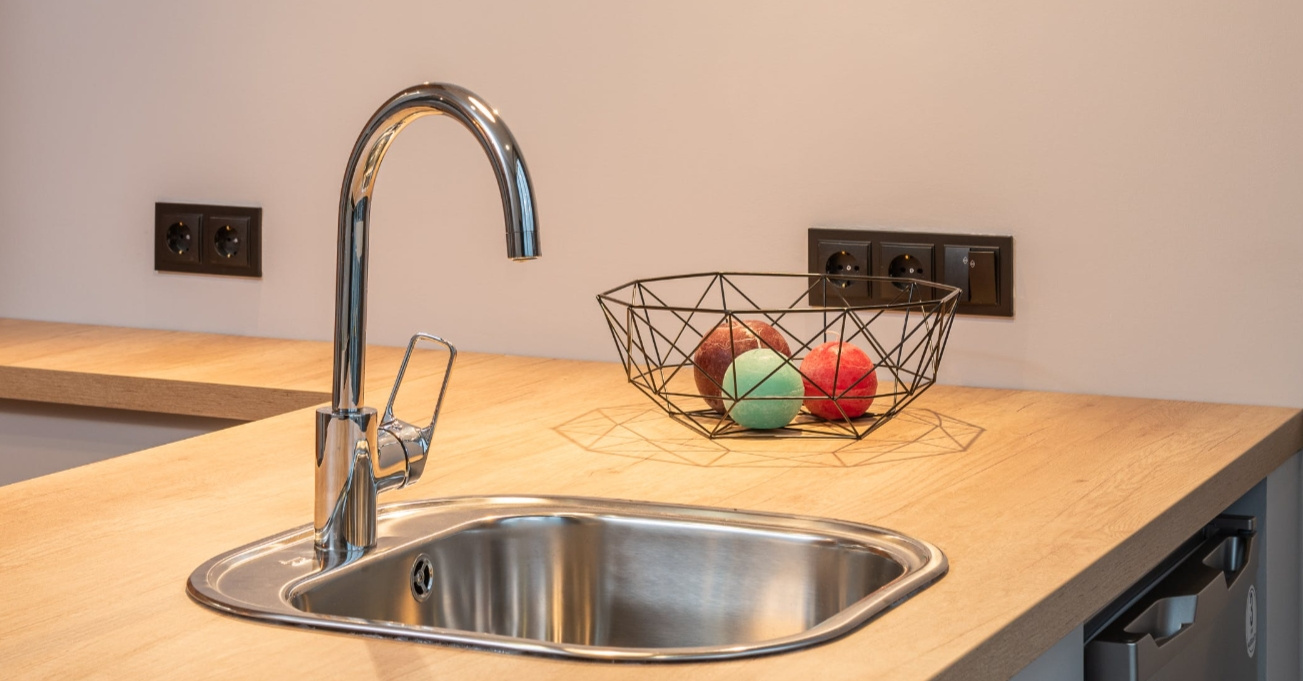 single bowl kitchen sink