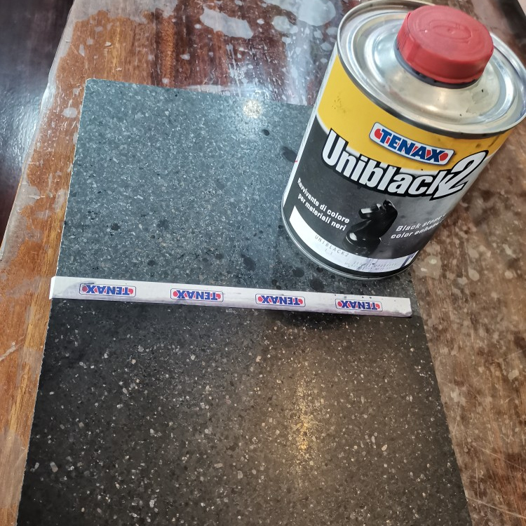 TENAX 1L Matt black liquid wax for black materials increase the black of thesurfaces