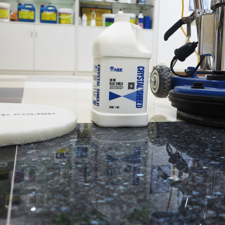 درع أزرق - عامل تلميع بلاط حجري لامع من الجرانيت