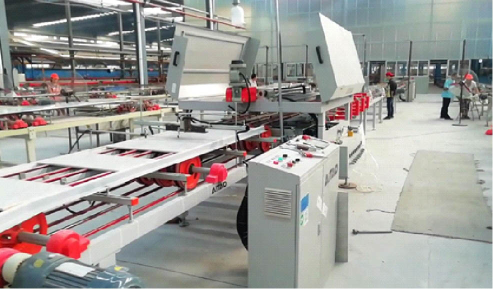 Porcelain_vertical_cutting_one_in_four_cutting_production_line