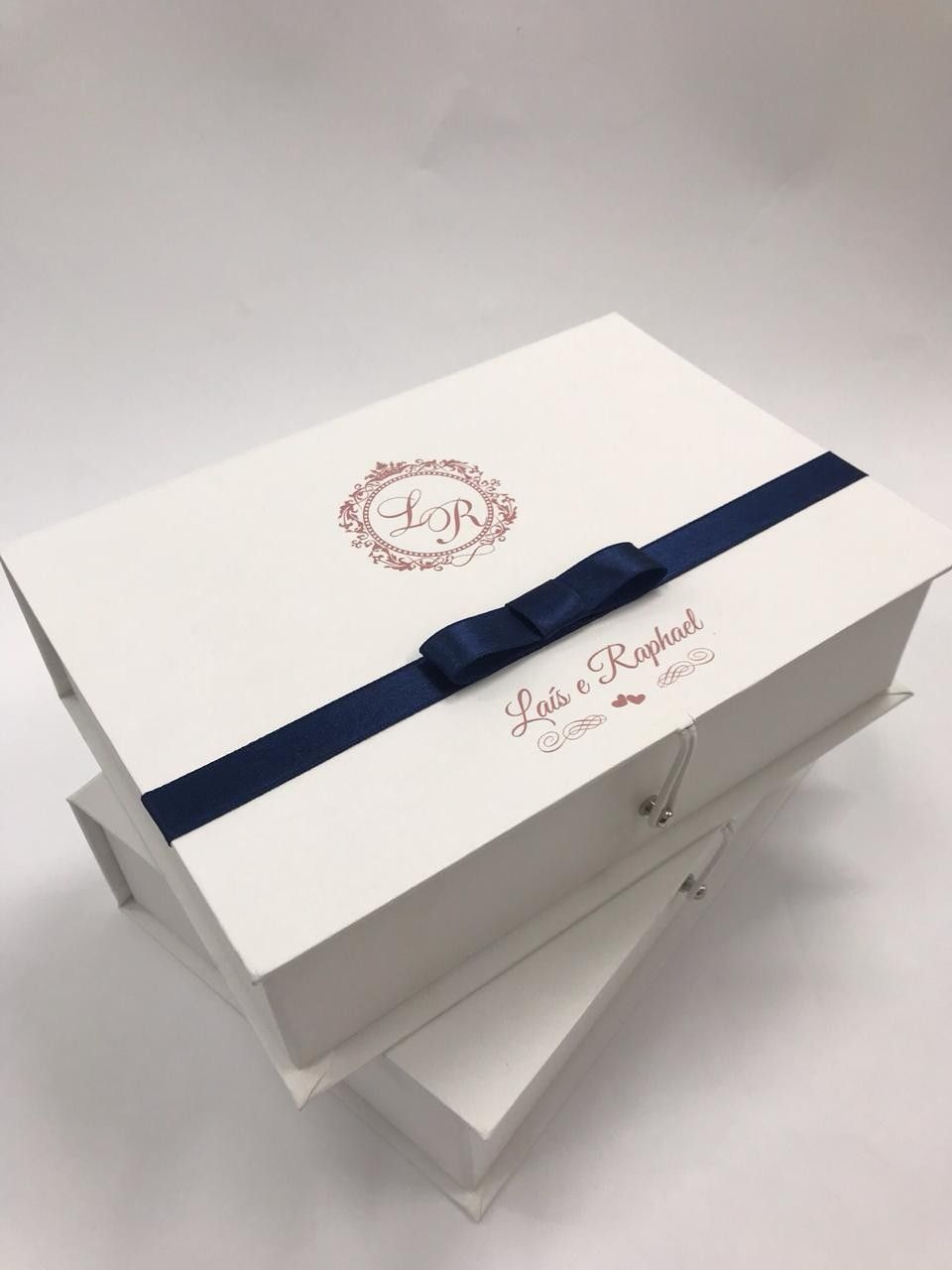 Custom Magnetic Gift Boxes _ Black Luxury Cardboard Magnetic Gift Box - Jinguan