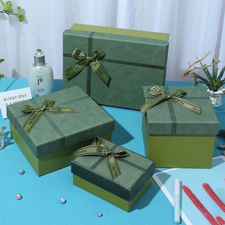 Pick the Perfect Size and Style for Custom Luxury Cosmetic Packaging Boxes