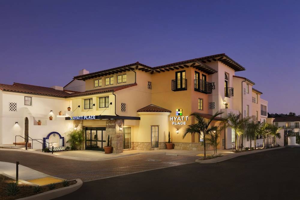 Hyatt_Place_Santa_Barbara_is_the_perfect_vantage_point_for_uncovering_everything_Santa_Barbara._Leap_into_the_cool_waters_o__16_