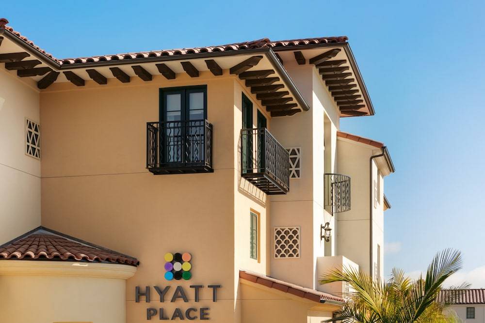Hyatt_Place_Santa_Barbara_is_the_perfect_vantage_point_for_uncovering_everything_Santa_Barbara._Leap_into_the_cool_waters_o__17_