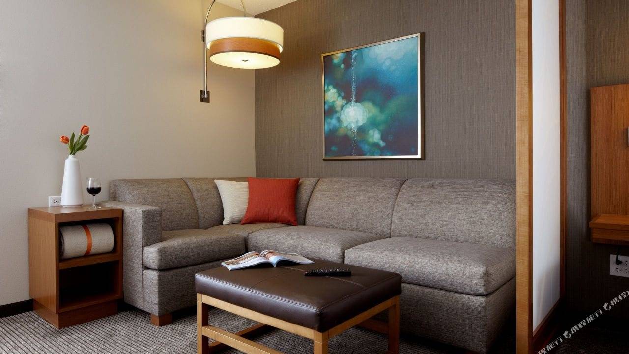 Hyatt_Place_Santa_Barbara_is_the_perfect_vantage_point_for_uncovering_everything_Santa_Barbara._Leap_into_the_cool_waters_of___1_