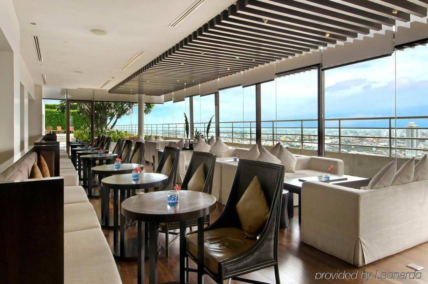 Located_on_the_banks_of_the_Chao_Phraya_River,_this_contemporary_5-star_property_has_4_dining_options,_gym_and___38_