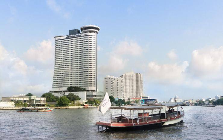 Located_on_the_banks_of_the_Chao_Phraya_River,_this_contemporary_5-star_property_has_4_dining_options,_gym_and___49_