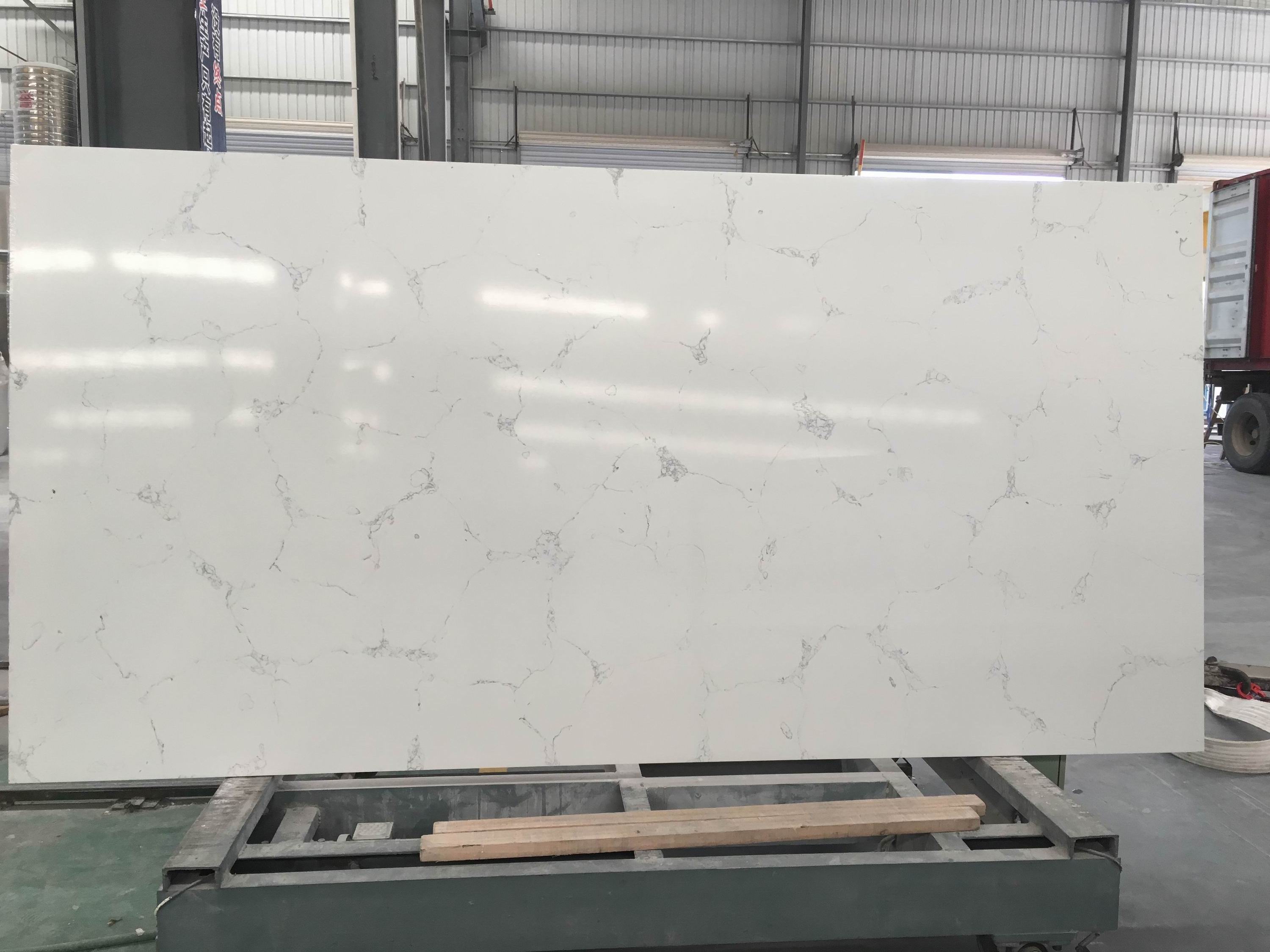 summerlyquartz Super Middle Carrara Quartz Vein Series