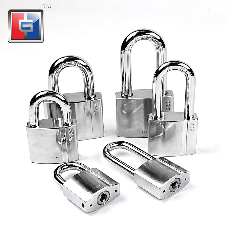 低碳钢挂锁| 60毫米重型强力主钥匙黄铜锁芯安全最佳长卸扣挂锁