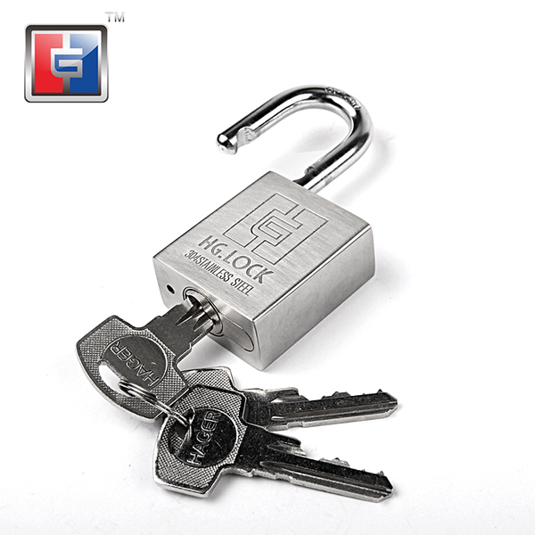 What is the difference between a safety padlock and an ordinary lock?