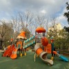 Parque infantil al aire libre