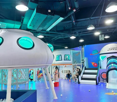 Why are indoor children's parks so popular now?