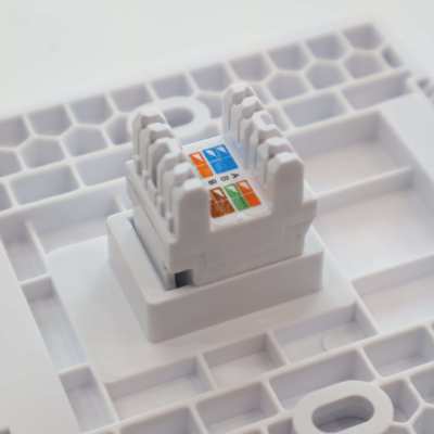 Prise modulaire sans fil rotative à 180° CAT5/CAT6 UTP