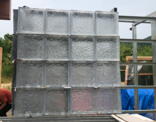 Solid glass bricks for building wall